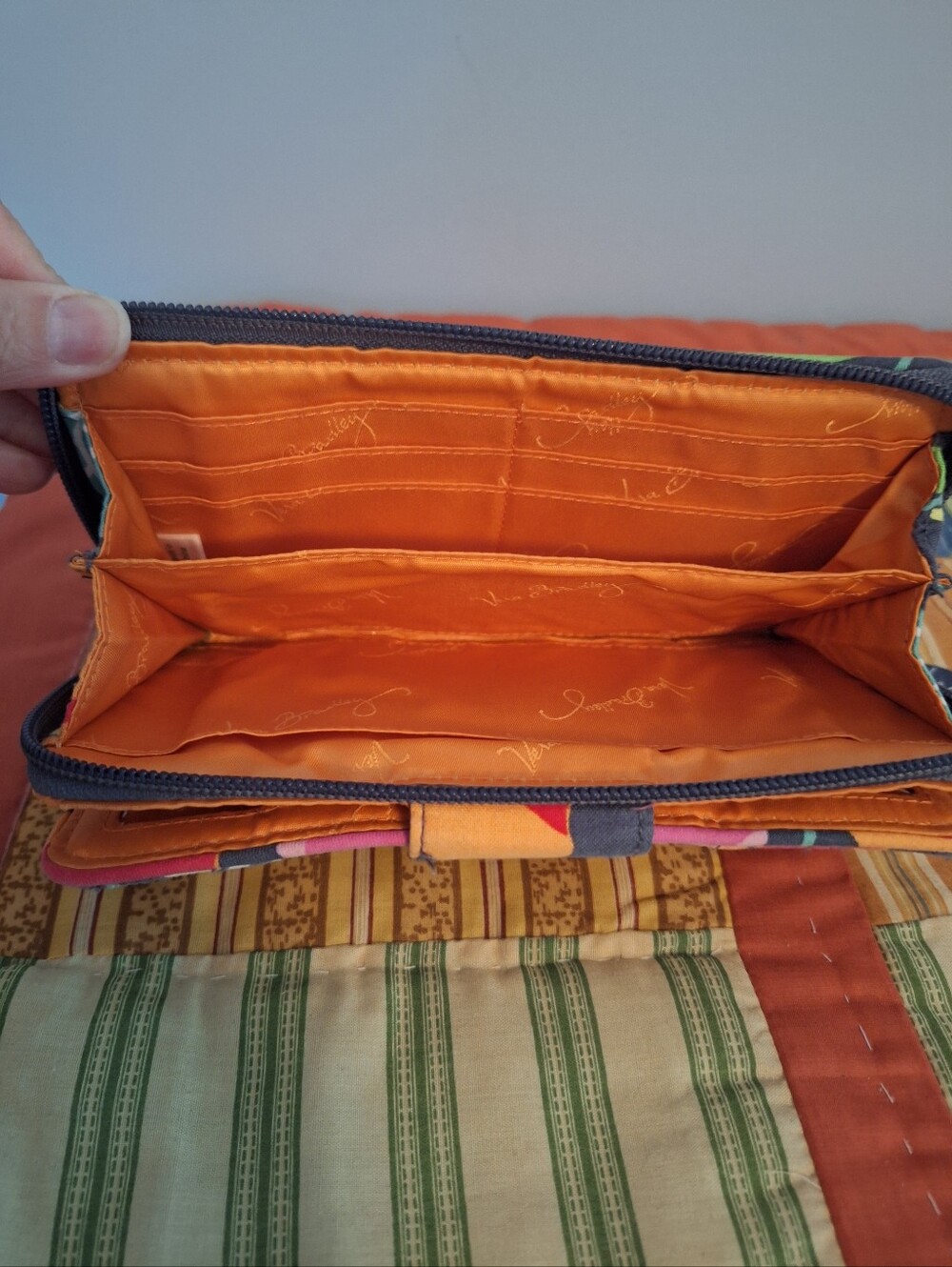 Vera Bradley Retired Jazzy Blooms Floral Turn Lock Wallet EUC - Picture 3 of 4